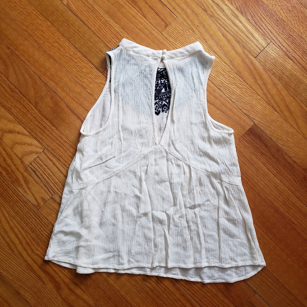 Flowy Tank - Picture 2 of 3